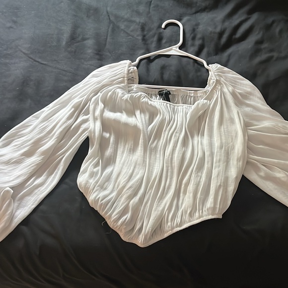 White beautiful forever21 crop top for summer - Picture 2 of 3